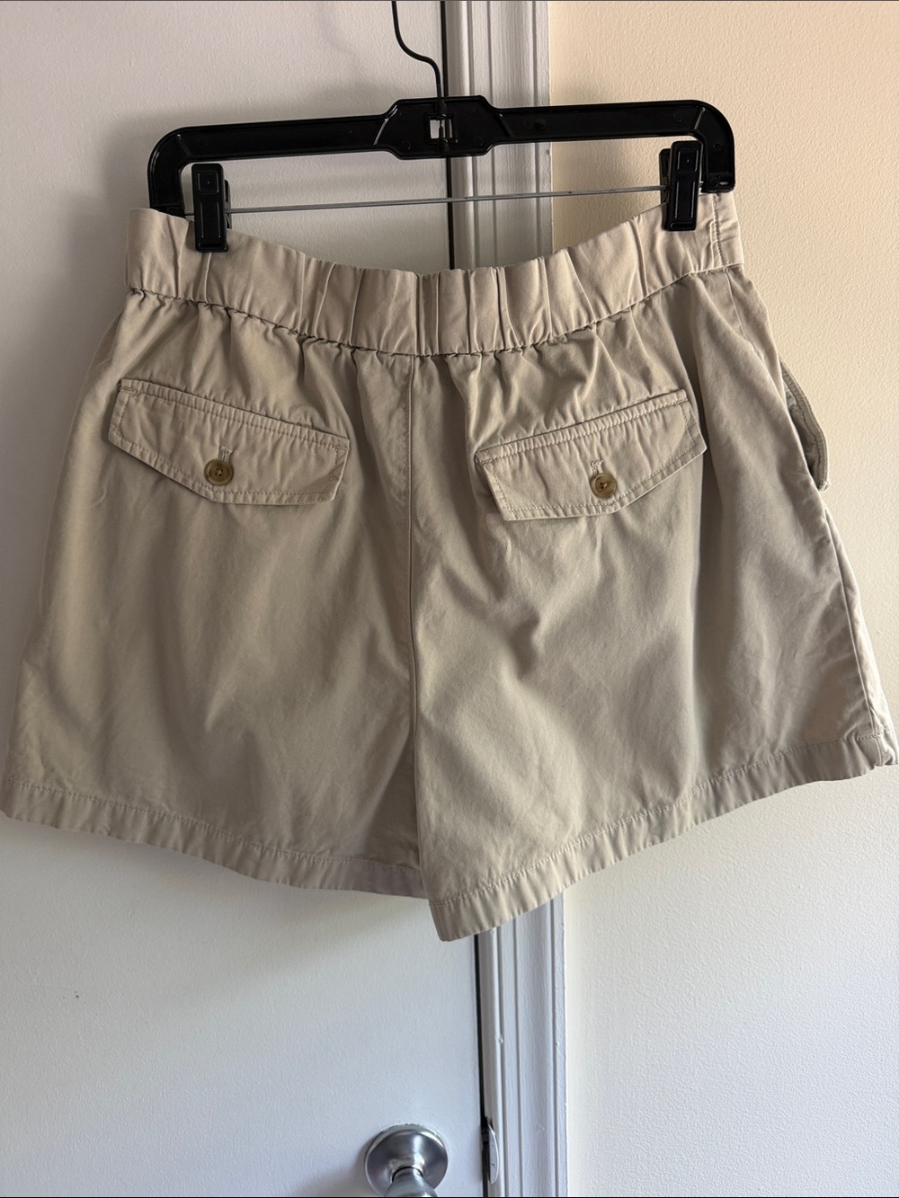 GAP Beige Pleated Front Women's Shorts - Picture 3 of 3
